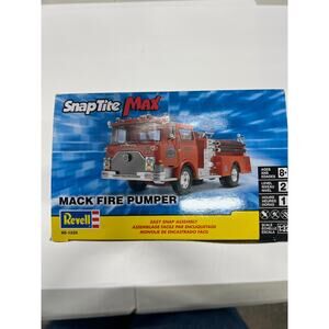 Revell Snap tite Max Model kit Mack Fire pumper 1/32 Red 2017 60 pieces